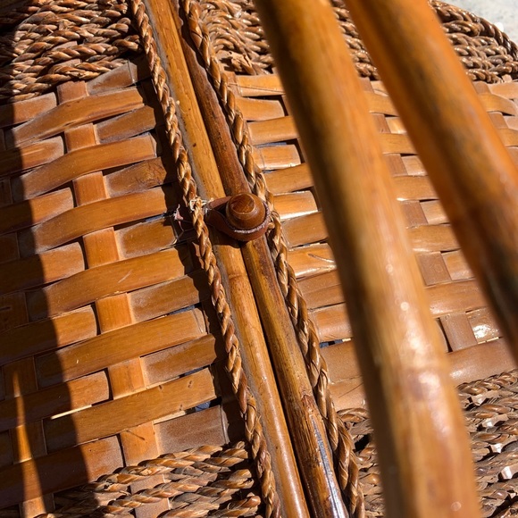 Vintage Pick Nick Basket - Picture 6 of 9